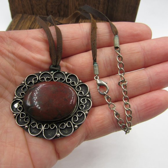 17" Leather Cord Stone Pendant Necklace Vintage - Picture 2 of 5